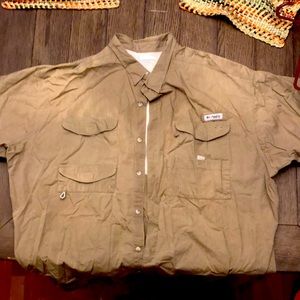 Men’s Columbia fishing shirt